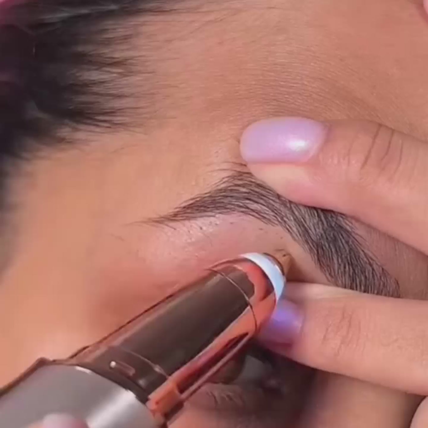 ÉPILATEUR SOURCILS